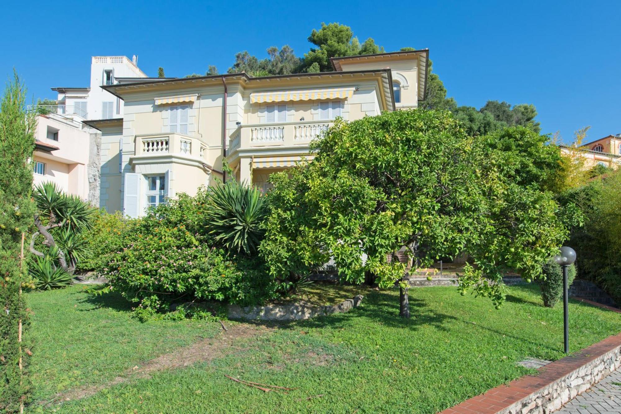 Oliviers -Agreable 2 Pieces Dans Maison Bourgeoise Menton Exterior foto